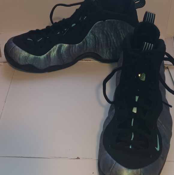 Nike - Picture 4 of 8